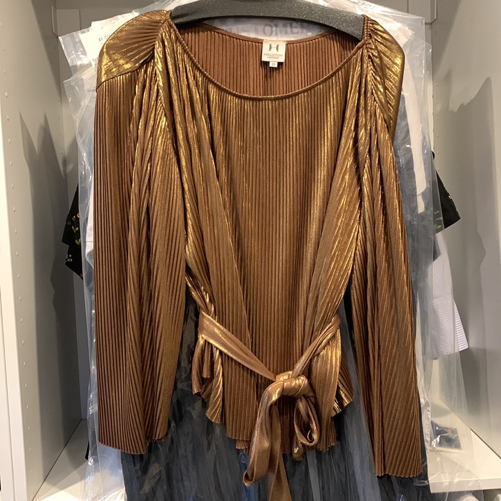Halston gold lame pleated top with self belt. Excellent condition. So versatile!